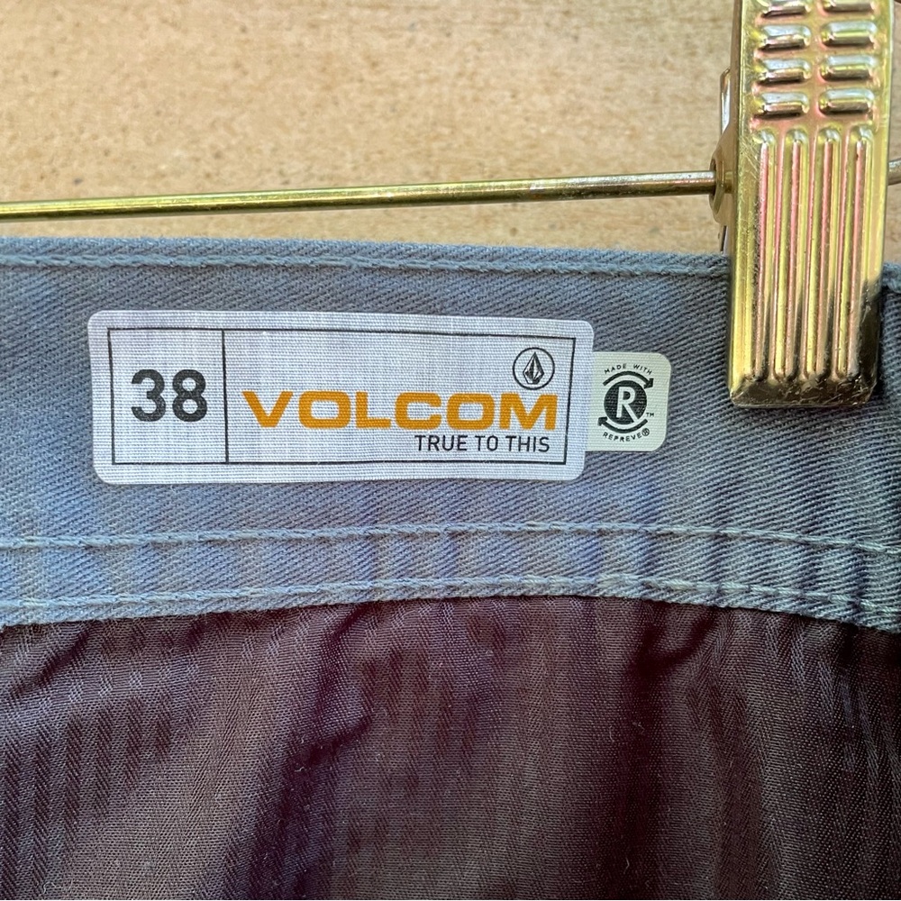 Volcom Shorts - Picture 6 of 7